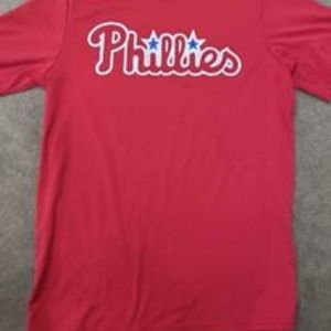 Phillies t-shirt